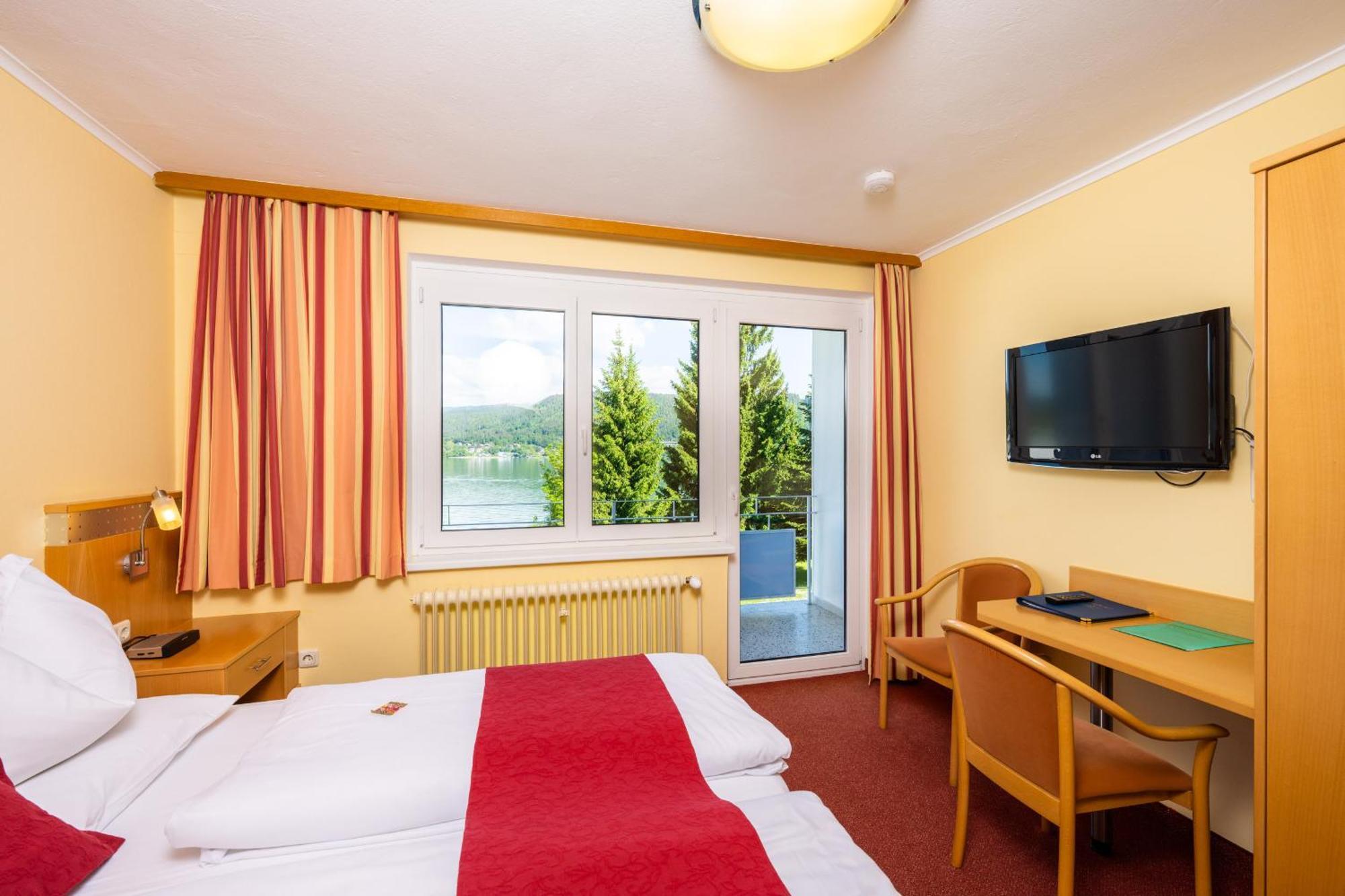 Strandhotel Schabus Velden am Woerthersee Room photo