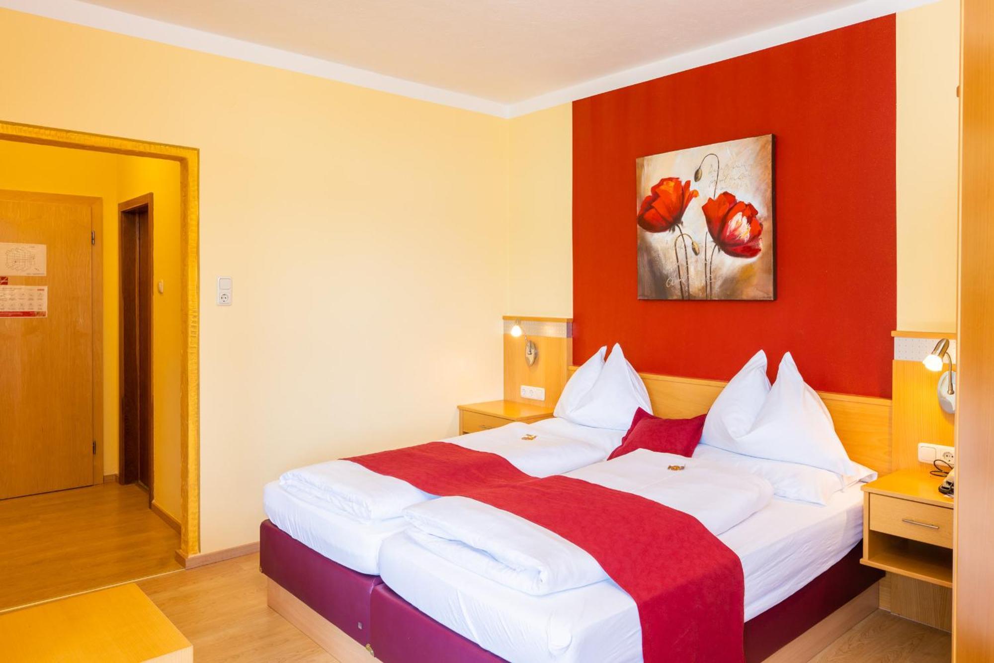 Strandhotel Schabus Velden am Woerthersee Room photo