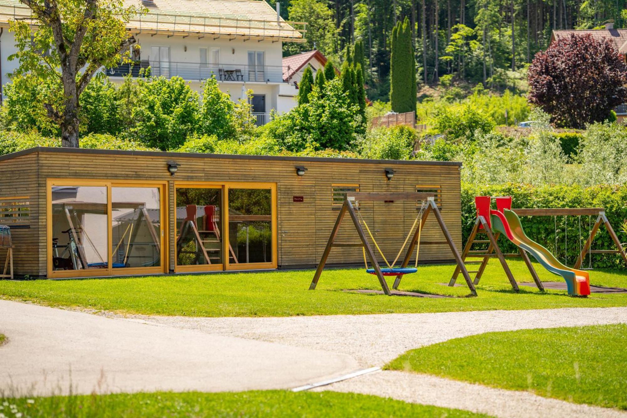 Strandhotel Schabus Velden am Woerthersee Exterior photo